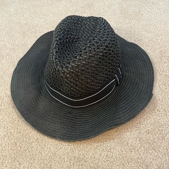Black Sun Hat - Picture 1 of 3